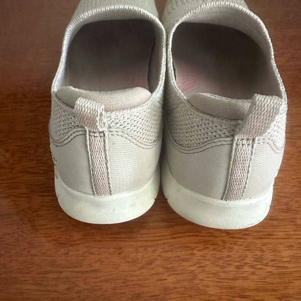 Skechers Women's Beige Slip-On Sneakers - Picture 5 of 6